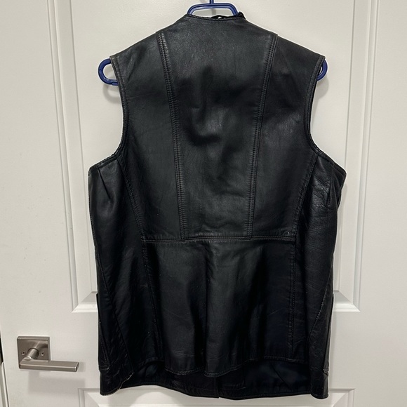 [SOLD] Vintage black leather vest jacket - Picture 10 of 10